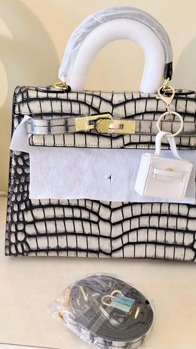 Smith & Wesson Leather Croc Handbag – ,